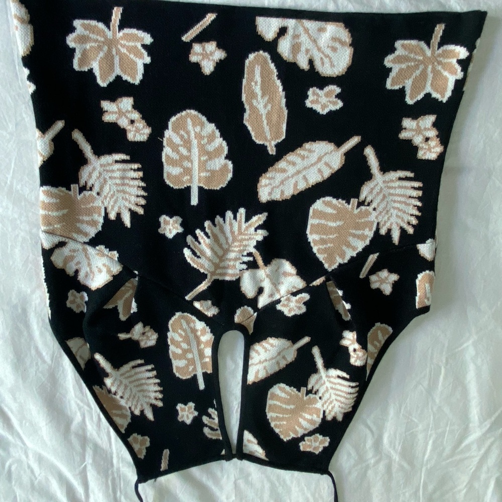 Steve Madden Black and Cream Leaf Print Top